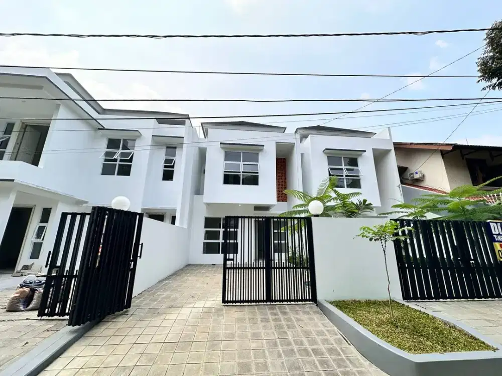 Rumah modern minimalis  Strategis Nyaman dan siap huni