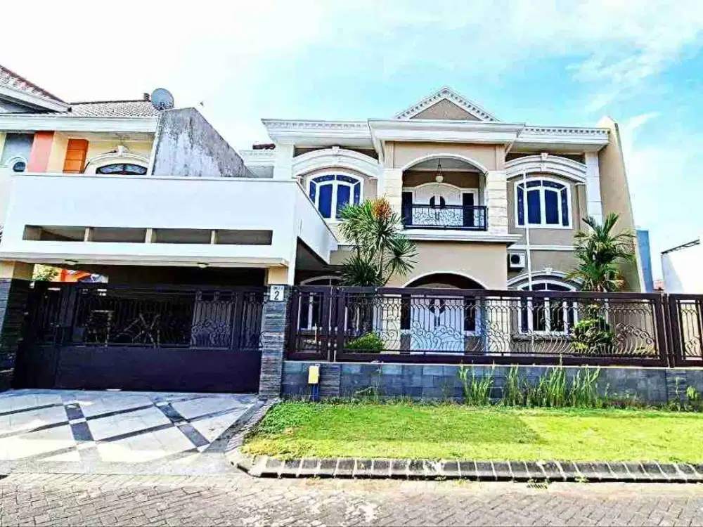 DISEWAKAN RUMAH MEGAH SEMI FURNISH DIPERUMAHAN ELITE ISTANA DIENG, DIENG MALANG