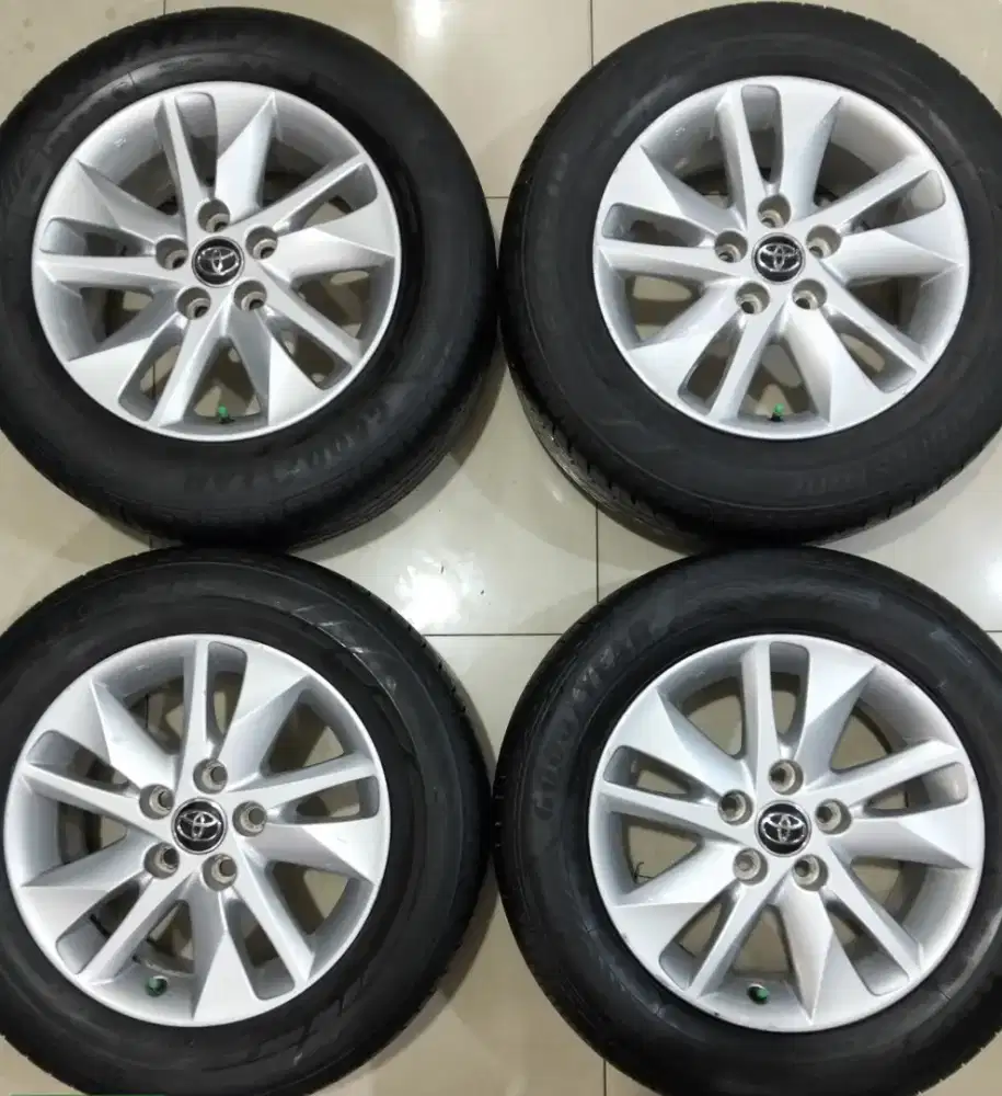 FS OEM TOYOTA INOVA REBORN R16 SILVER + BAN 205/65/16 85%