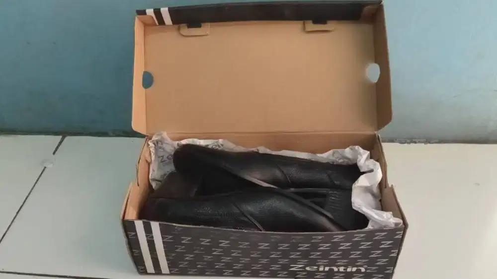 Sepatu Kerja Wanita Ori Zeintin Hitam size 42 Kulit Asli