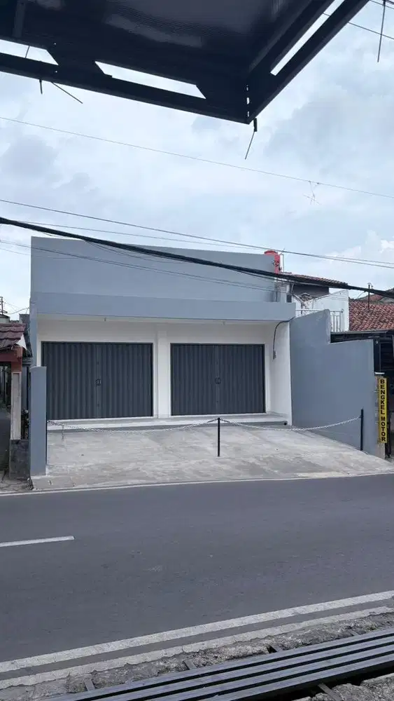 Disewakan Ruko pertahun lokasi strategis cocok untuk usaha