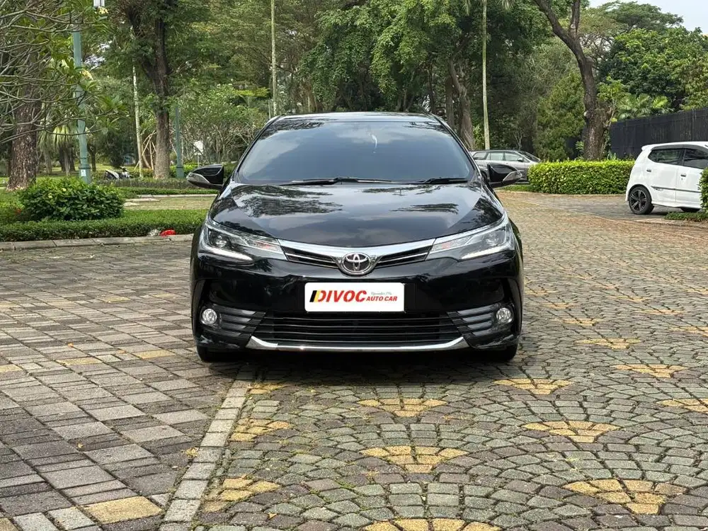 ALTIS V 1.8 AT LOW km DP MURAH 2017 Facelift