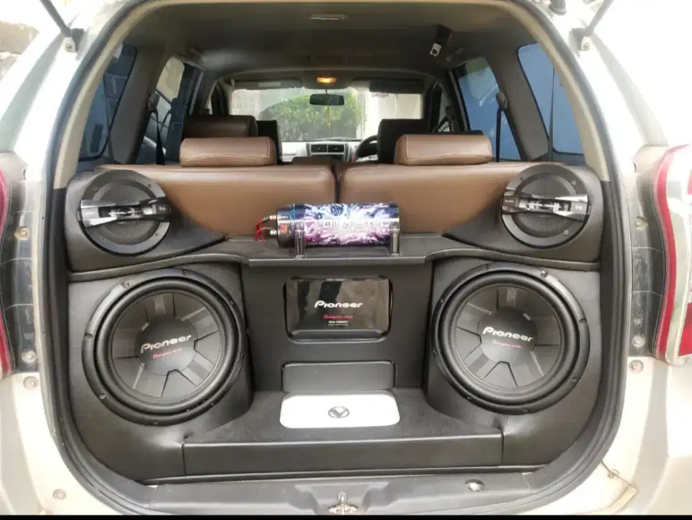 Audio mobil satu set buat dibelakang jok