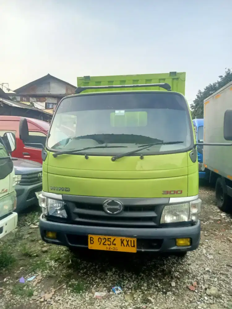 HINO DUTRO 110SD BOX