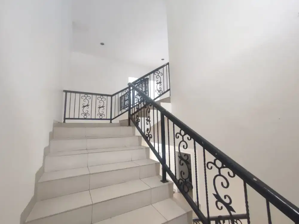 Dijual Rumah Bgm Pik1 Uk 10X23m2, SHM, Std Developer, Negoo!
