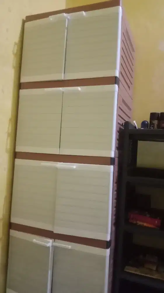 di jual cepet lemari 4 tingkat