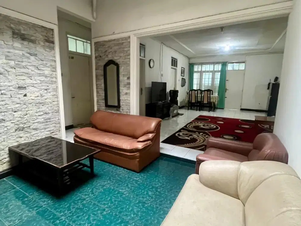Dijual Rumah Siap Huni Strategis Tengah Kota Bandung di Buah Batu
