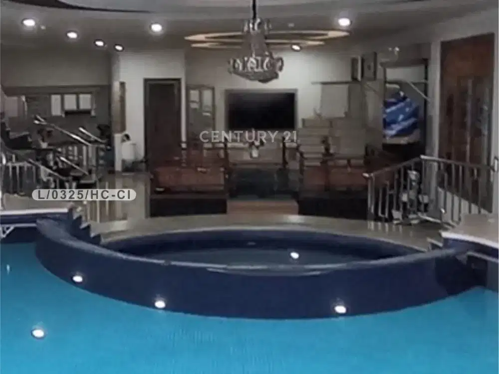 Rumah Mewah 4Lantai Dengan Kolam Renang  Di Antapani Kota Bandung