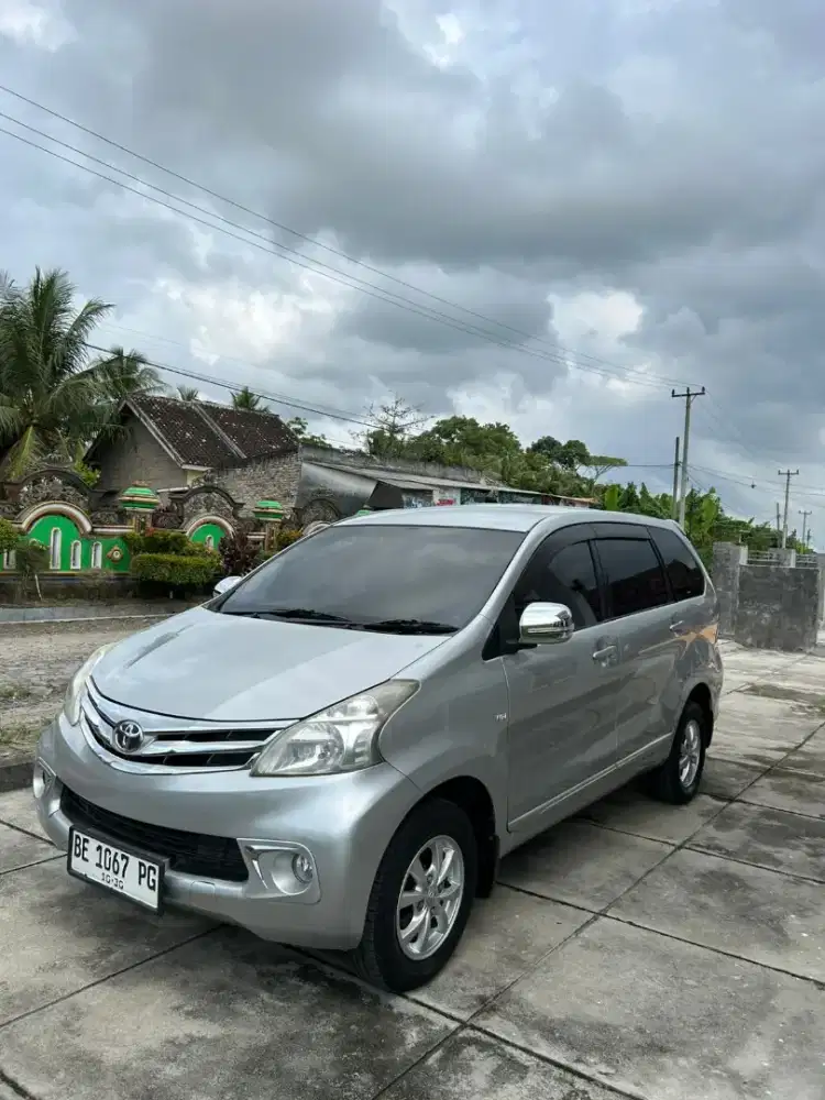 Avanza G tahun 2013 warna silver