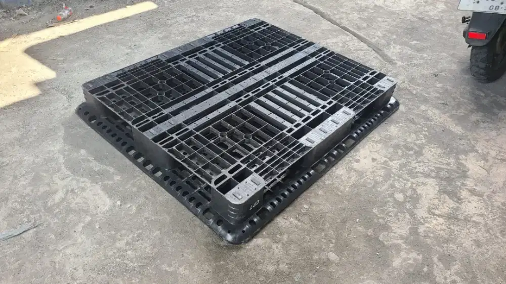 Palet plastik baru untuk bisnis