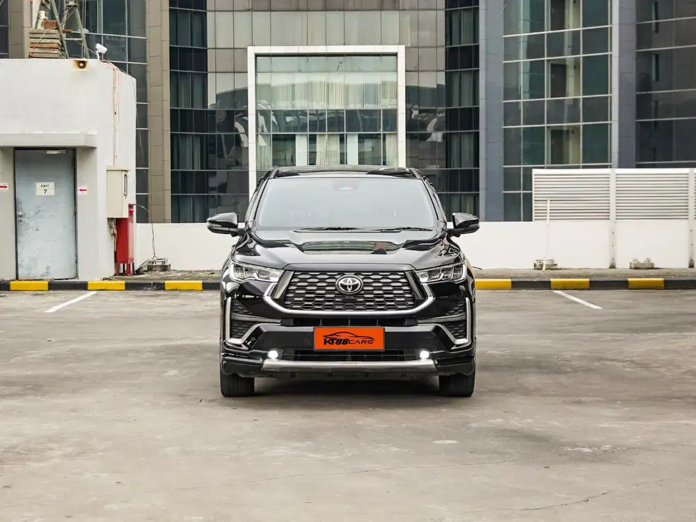 Toyota Innova Zenix 2.0 Q Hybrid Modelista TSS Matic hitam 2024