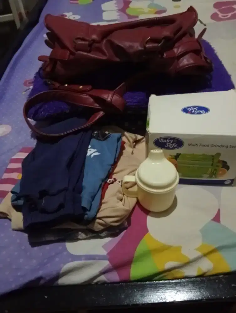 Baju, tas, bantal, tmpat minum anak bekas