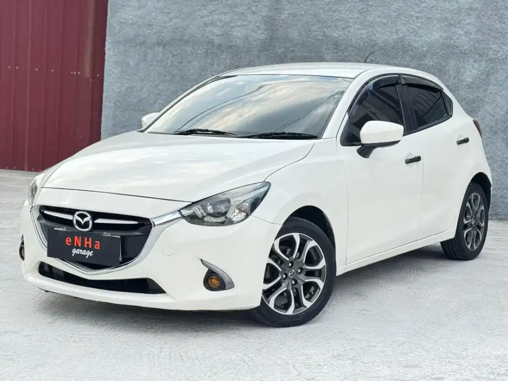 Mazda 2 R matic 2015 istimewa...