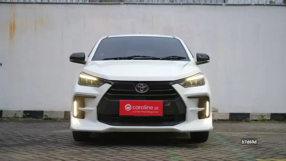 TOYOTA AGYA GR 1.2 CVT AT 2023 PUTIH