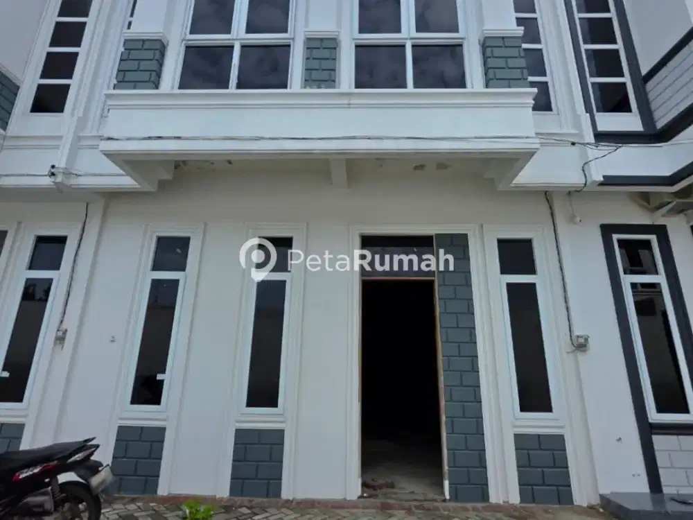 DIJUAL VILLA JALAN PERJUANGAN KOMPLEK ICON ESTATE-MEDAN TEMBUNG (hendy)