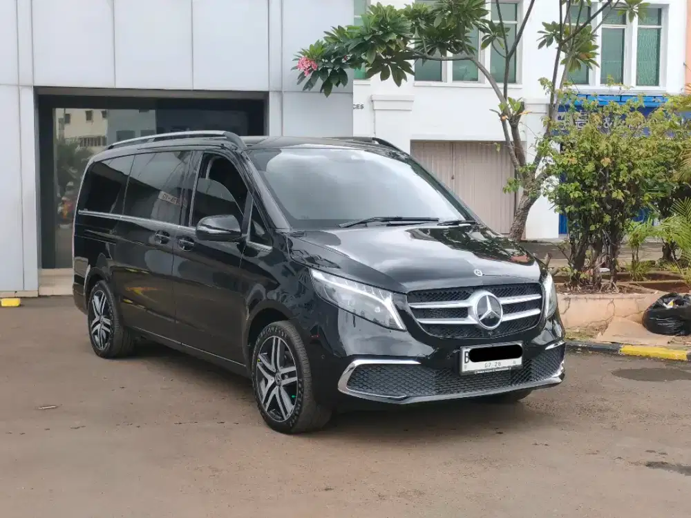 Mercy V250 AT 2022 Low KM Gress LIKE NEW