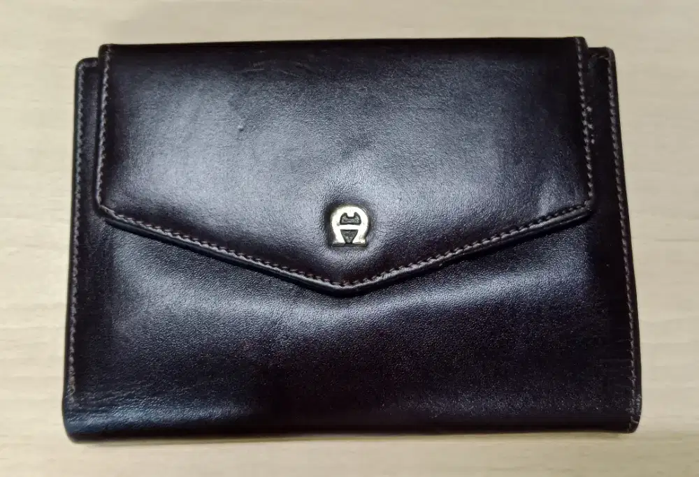 Dompet Lipat Wanita Aigner Kulit Asli