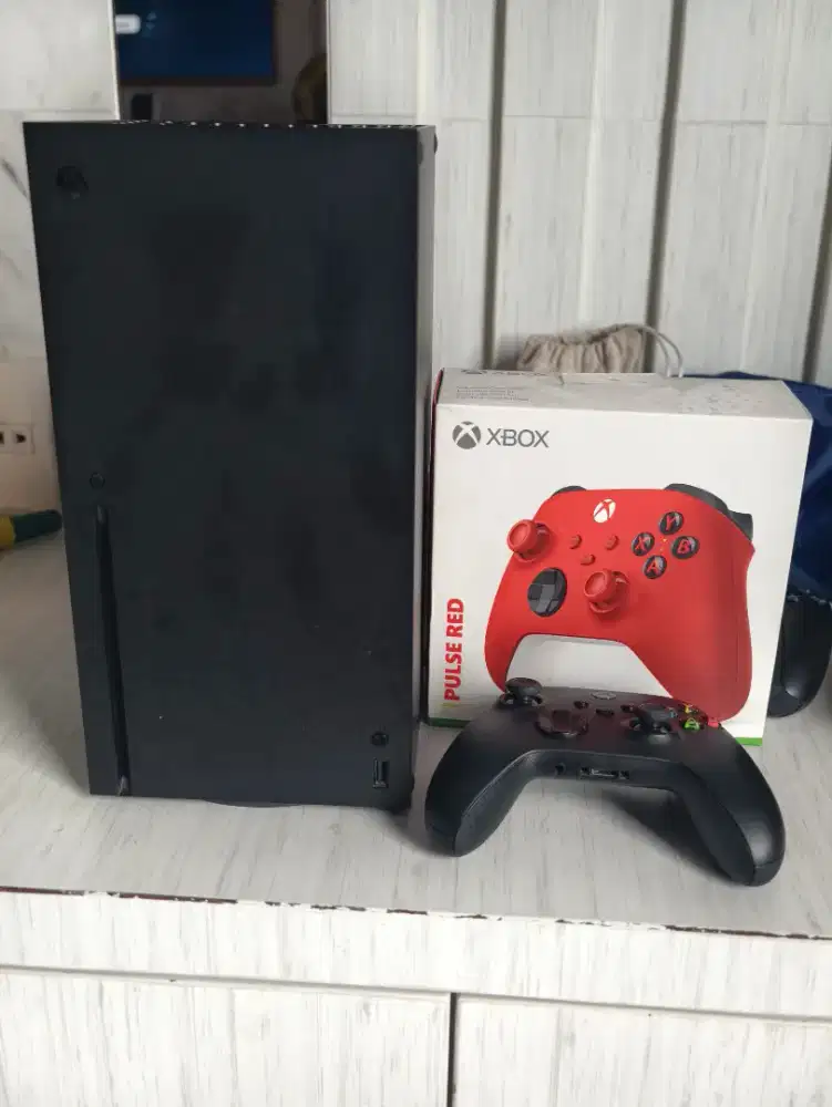 Xbox Series X kondisi mulus unit saja tanpa kotak 2 gamepad original
