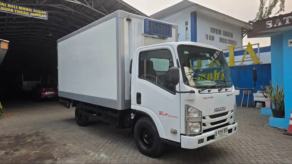 Isuzu Elf NLR 71 Long 125PS 4R Pwr Str + Box Freezer Denso - 2019