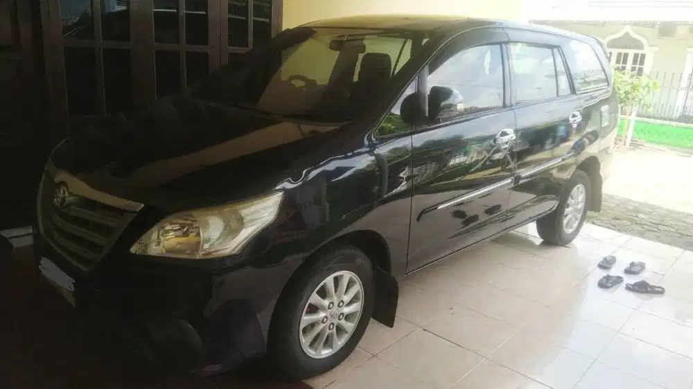 Toyota Innova Type E 2.4 Diesel Tahun 2015 Hitam