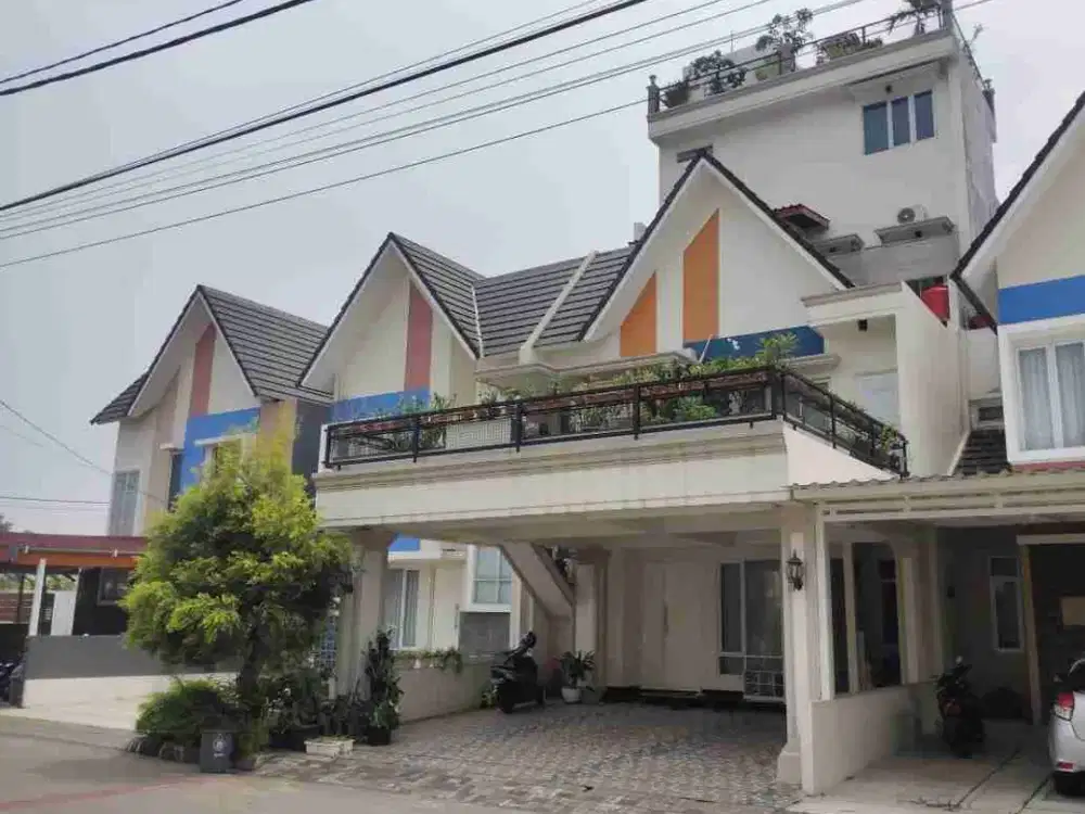 Rumah 3,5 Lantai di Bukit Cimanggu City Kota Bogor