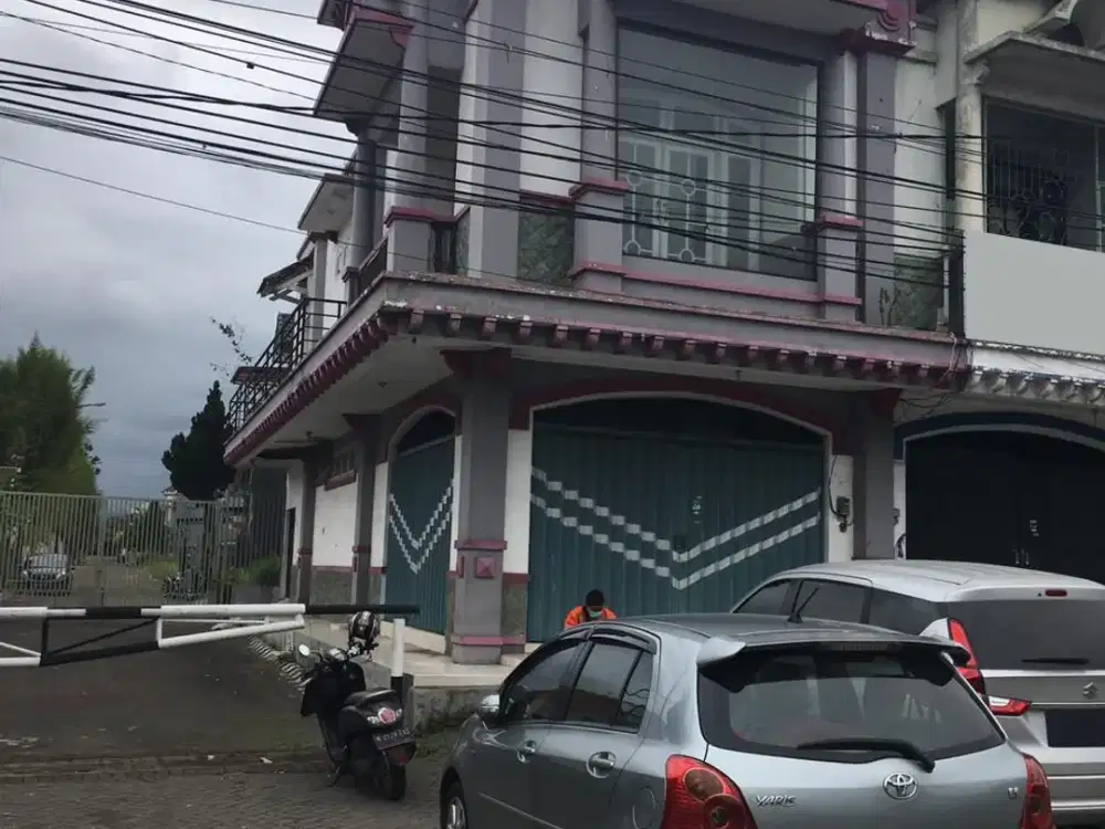 Ruko Siap Pakai dengan Bangunan Luas di Kendedes. Dekat Hawai Waterpark, Exit Tol, Terminal, Kampus UB, UM, Politeknik, Mall Dinoyo. MLG00033