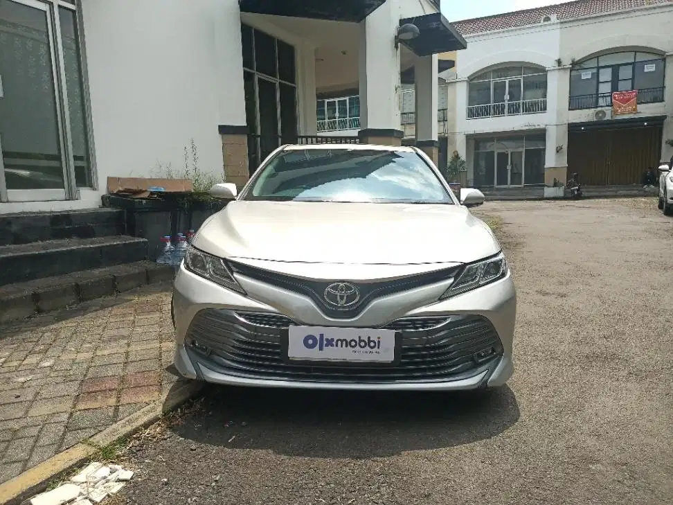 LOW DP - Toyota Camry 2.5 V Bensin-AT 2019