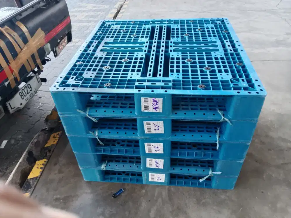 Palet plastik new siap distribusi barang