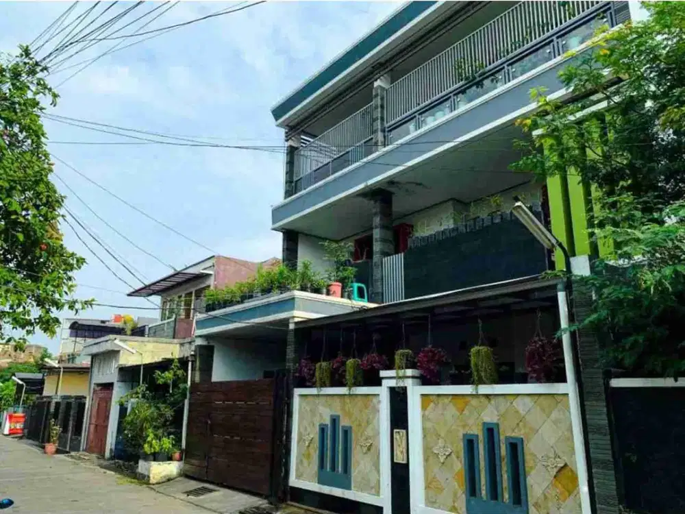 Dijual Rumah kost 3 Lantai Dekat RS Santo Yusup Cicadas Dan Itenas Widyatama Masuk Mobil