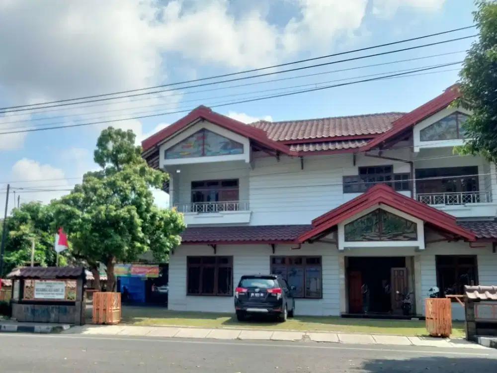 Rumah kantor KOTABARU Yogyakarta parkir luas Lt 471 m² SHM-IMB