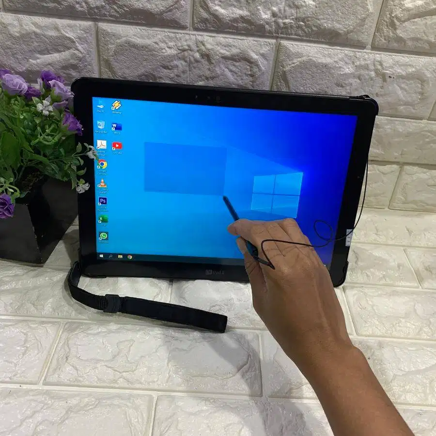 Laptop Tablet PC Fujitsu V727 CORE M3 7Y30 RAM 8GB Pen Stylish *RRT
