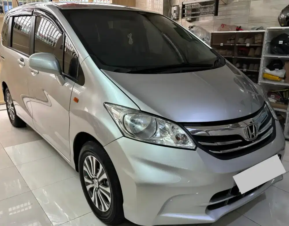 Honda Freed 2012 Tipe S Mulus Siap pakai