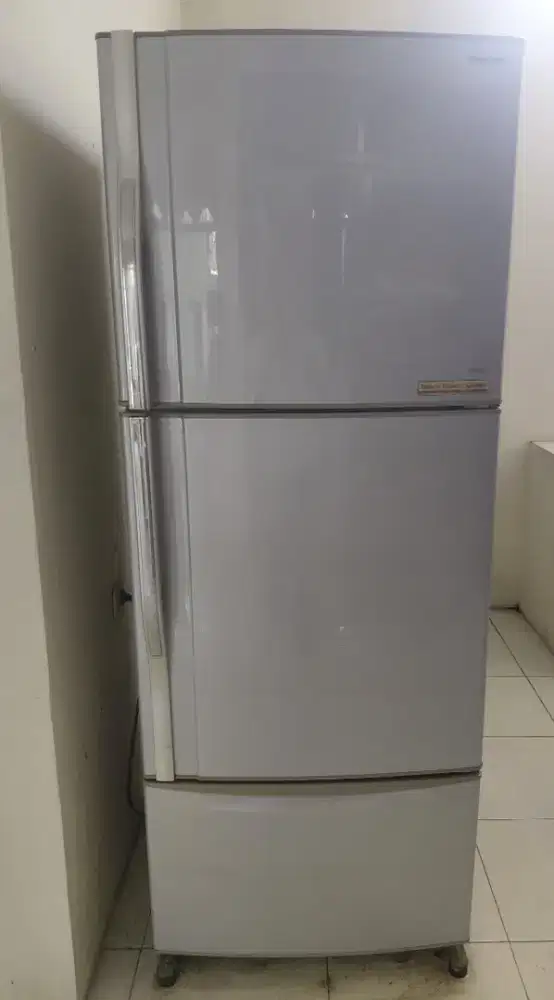 Kulkas 3 Pintu Toshiba Hybrid Plasma GR-R50EDV-1