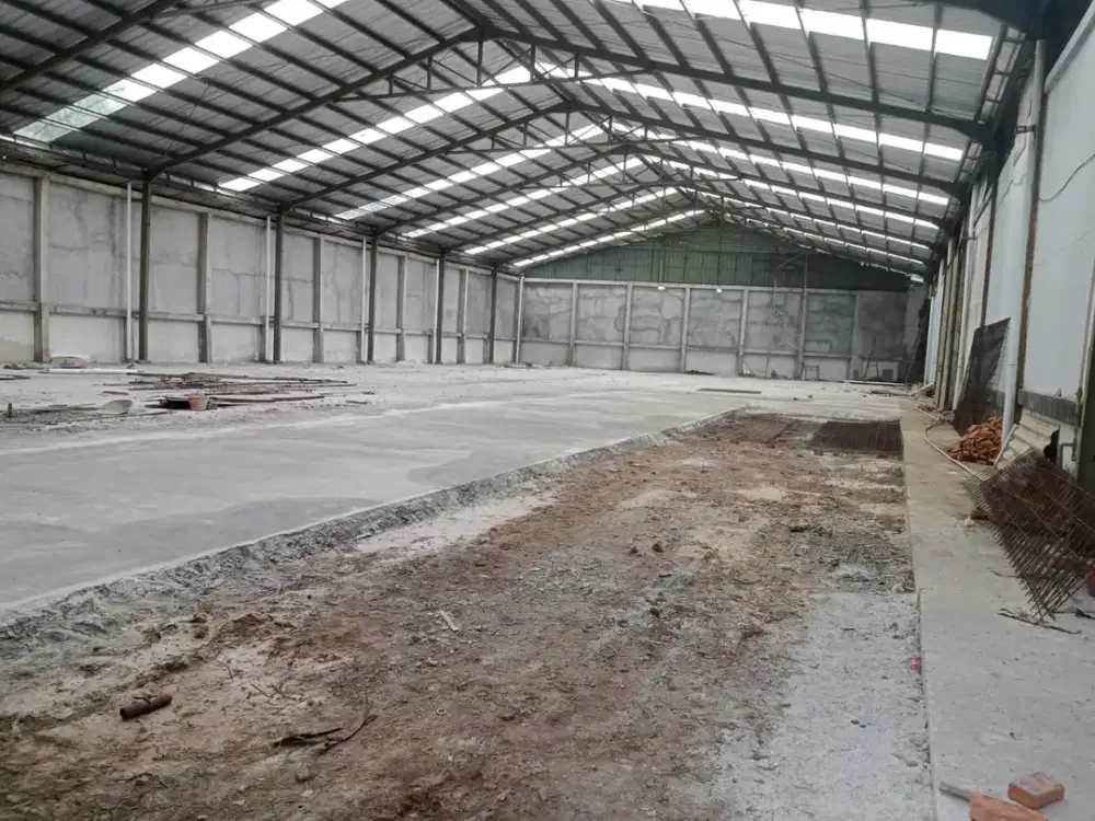 Gudang Bagus Siap Pakai Akses 40 Ft Dekat Alam Sutera dan Akses Tol di Pondok Jagung Tangerang Selatan