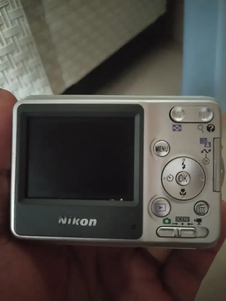 Camera Nikon Coolpix L4