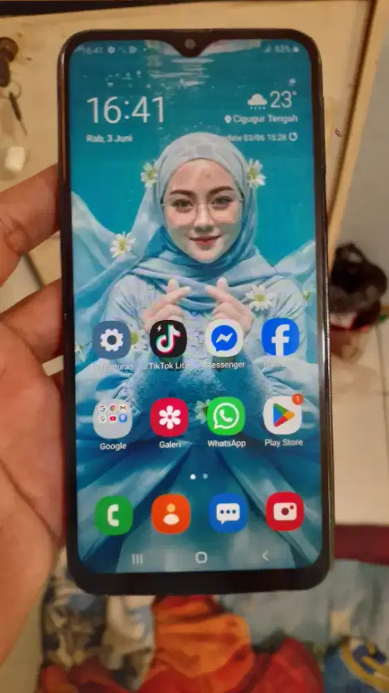 Samsung galaxy M20 4G 3/32 layar 6.3 inchi amoled tt/barter