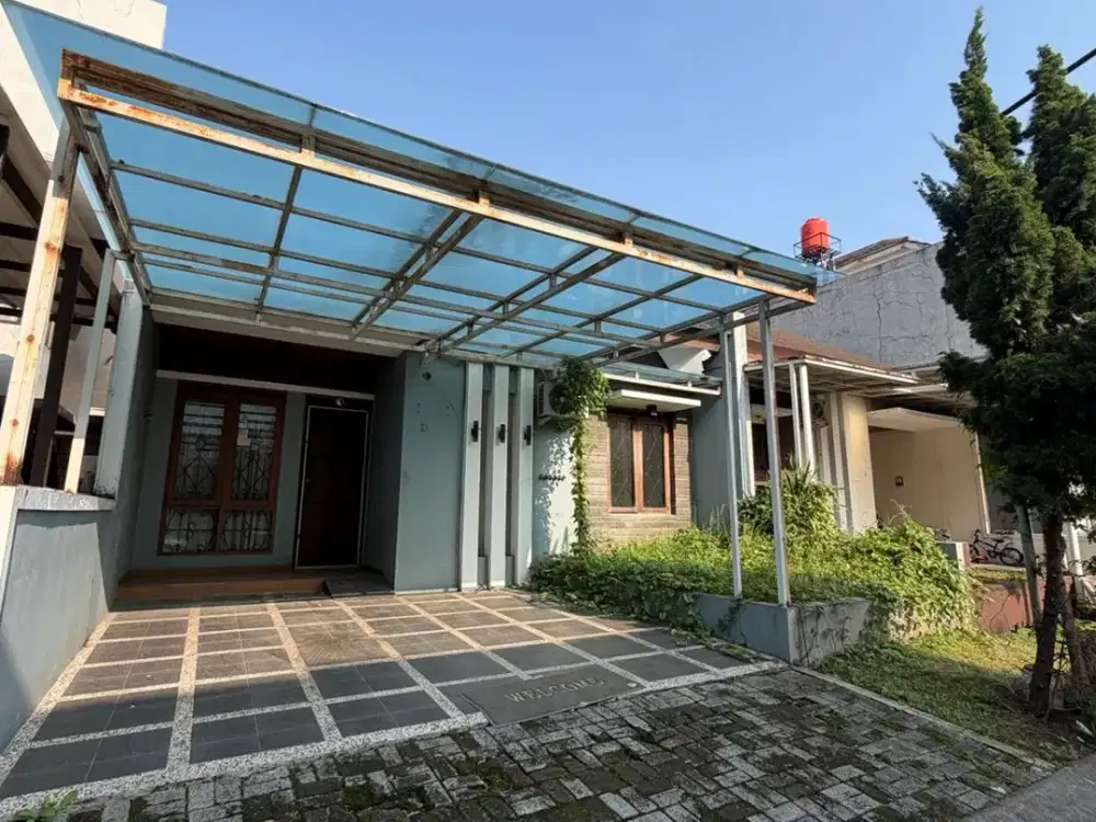 Rumah Nyaman Bersih Siap Huni di Singgasana Pradana Bandung