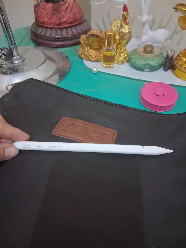Stylus pen merk goojodoq
Pen warna color putih
Limited edition
Barang