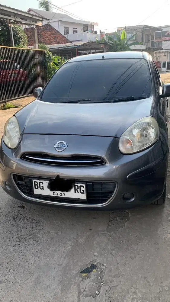 Nissan march 2012 Abu Abu