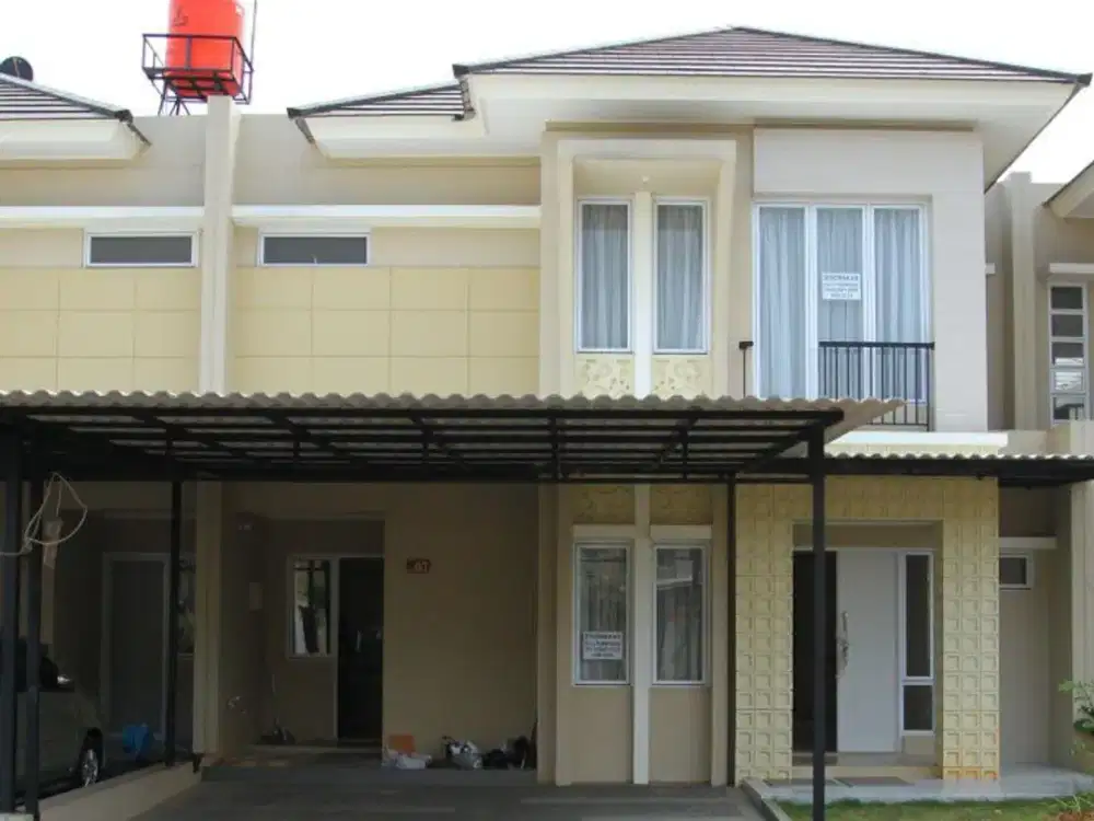 Disewakan Rumah Water Spring, Luas 200M2, Kamar 4+1, Semi Furnished, View Taman, Hanya 100M Dari Mall Living World Grand Wisata