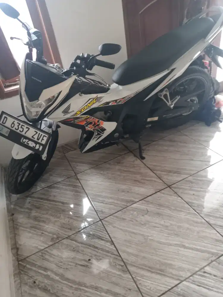 Honda Sonic plat bandung