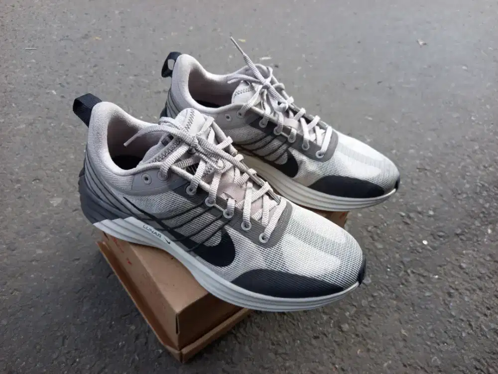 Sepatu Nike lunar Roam ori size 42
