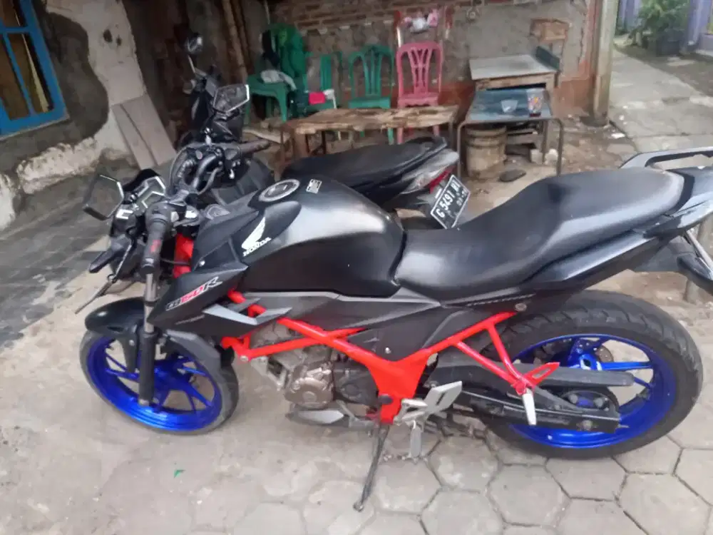 Honda CB150R 2016