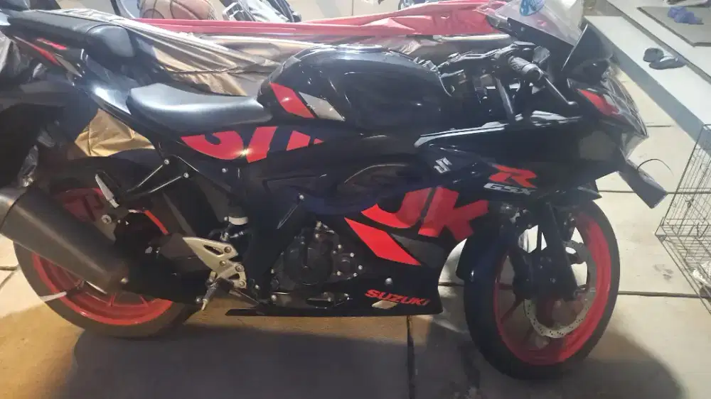 SUZUKI GSXR150 2019