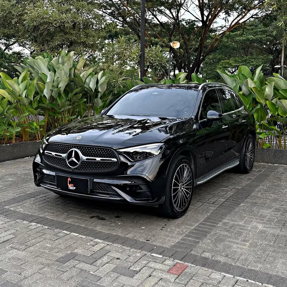 GOOD DEAL! Mercedes Benz GLC300 AMG 2023 new 2024 glc 300 low odo