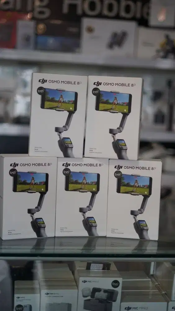 DJI Osmo Mobile 8P - Smartphone Gimbal Stabilizer - Standard Combo
