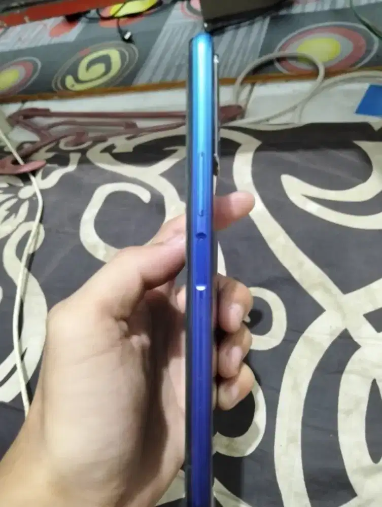 Di jual handphone merek Vivo Y20