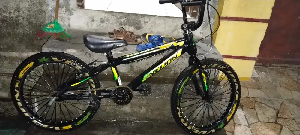 Sepeda bmx uk 20