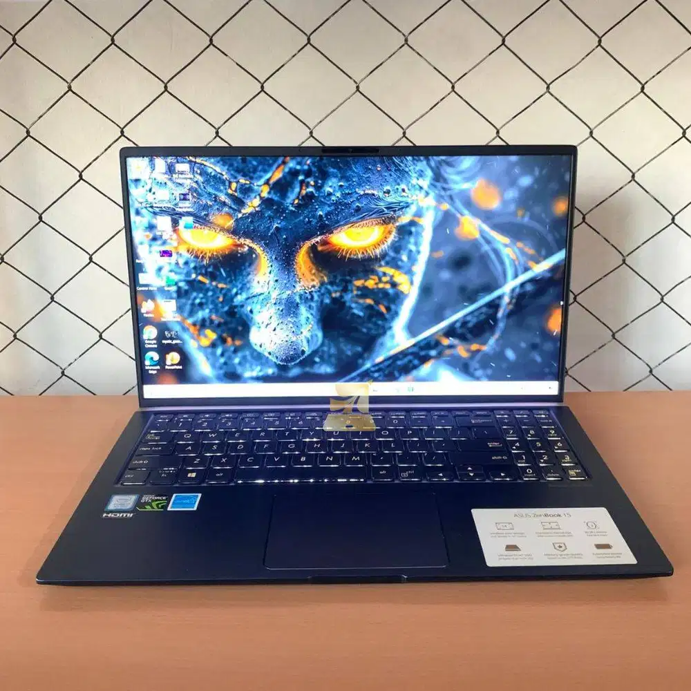 ASUS Zenbook UX533FD / i7-8565U / 16B / SSD 512GB / NVDIA GTX 1050 Wi