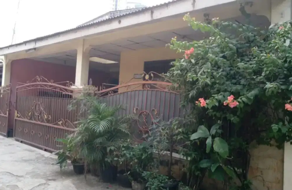 DIJUAL RUMAH STRATEGIS